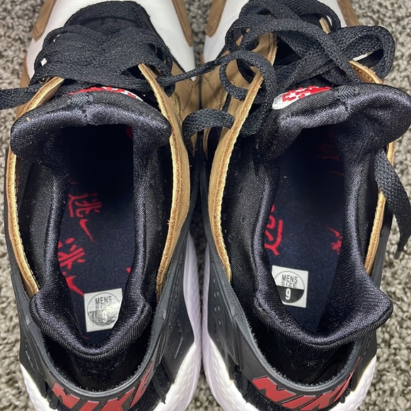 Men’s Nike Air Huarache Escape 2.0
Sz. 9 - Picture 9 of 10